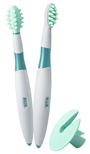 NUK 10256205 - Set di 2 spazzolini per imparare a lavarsi i denti, con anello di protezione incluso, privo di bisfenolo A (BPA)