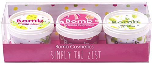 Bomb Cosmetics Simply The Zest - Confezione regalo per detergere, esfoliare e idratare, 3 x 110 ml