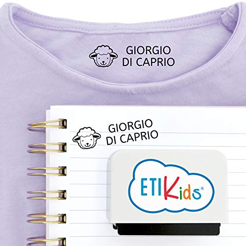 Timbro per personalizzare vestiti, libri, oggetti. Piú di 100 personalizzazioni disponibili. Bianco