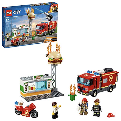 LEGO City Fire Fiamme al Burger Bar con 3 Minifigures, Una Autopompa dei Pompieri con Lancia Elementi Acqua, Set di Costruzioni Ricco di Accessori e Dettagli per Bambini dai 5 Anni, 60214
