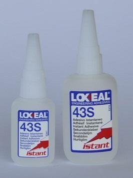 Adesivo LOXEAL 43S ISTANTANEO ML.20 PROFESSIONALE, a base etile-cianoacrilato, tipo universale a media viscosità insensibile alle superfici a reazione acida, viene suggerito per il rapido incollaggio anche di cuoio, legno, metalli.