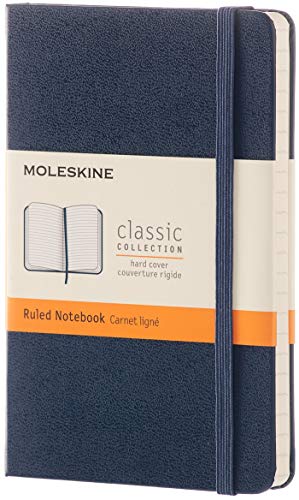 Moleskine Classic Notebook, Taccuino a Righe, Copertina Rigida e Chiusura ad Elastico, Formato Pocket 9 x 14 cm, Colore Blu Zaffiro, 192 Pagine