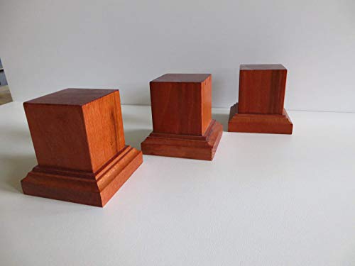 Set 3 basi in legno di faggio per figurini , cm 7 x 7 x 7