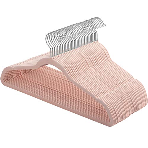 SONGMICS Set di 30 Grucce Vellutate, Lunghe 42 cm, Sottili e Durevoli, capacità di Carico Elevata, con Ganci Girevoli a 360°, per Cappotti Camicie Completi, Rosa CRF26PK