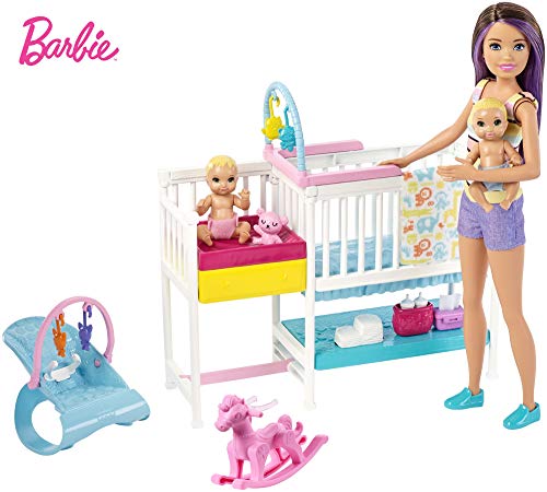 Barbie Playset Skipper Nurserie, Bambola con Bambolotti, Lettino, Fasciatoio e Tanti Accessori, Giocattolo per Bambini 3 + Anni, GFL38