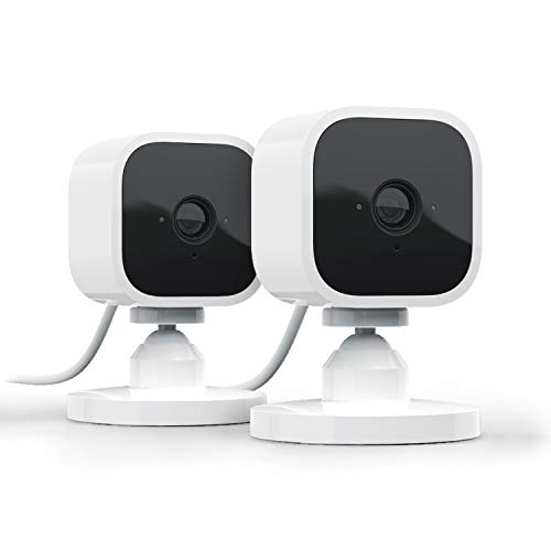 Ti presentiamo Blink Mini - Videocamera di sicurezza intelligente per interni, plug-in, compatta, con video in HD a 1080p, rilevazione di movimento, compatibile con Alexa – 2 videocamere