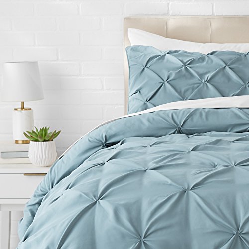AmazonBasics - Set parure da letto con bordi arricciati, 200 x 200 cm, Blu (Spa Blue)