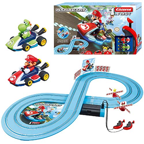 Carrera Toys Carrera FIRST Nintendo Kart – Set pista da corsa a batteria e due macchinine con Mario e Yoshi – Gioco adatto per bambini dai 3 anni, Colore Colorato, 20063026