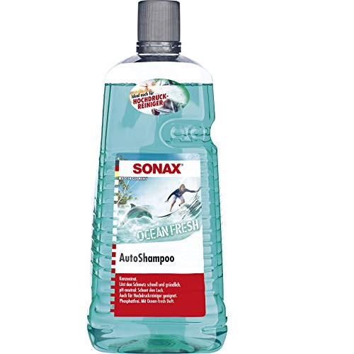SONAX sapone per auto Ocean-Fresh (2 litri) penetra nello sporco e lo e lo scioglie pulendo in profondità, senza danneggiare lo strato protettivo di cera, art. n. 03255410